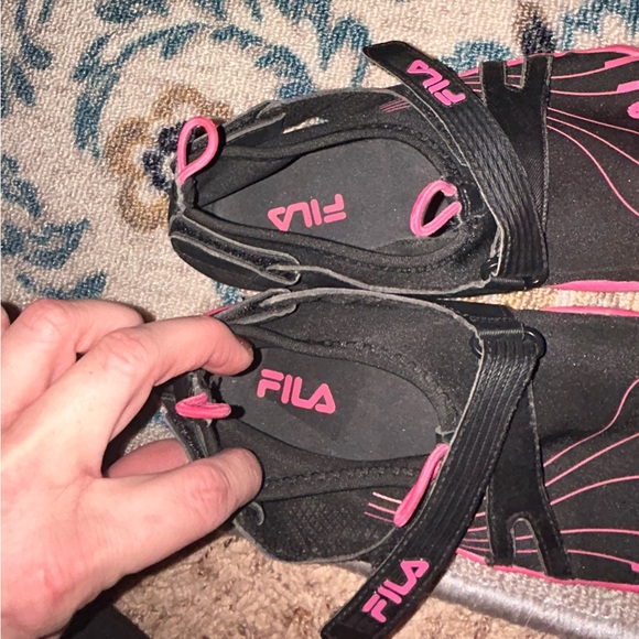 FILA water shoes/ sandals - Picture 5 of 7